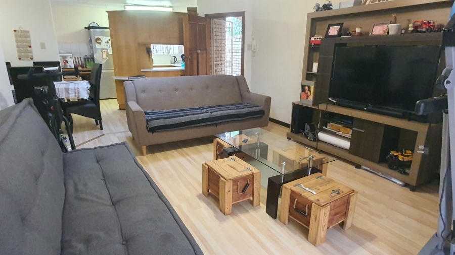 2 Bedroom Property for Sale in Kiepersol Free State